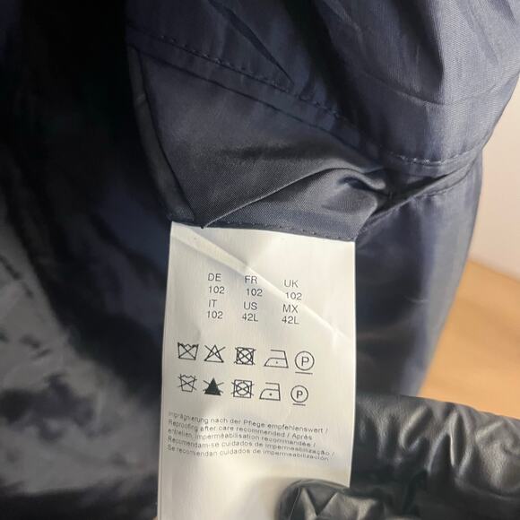 Hugo Boss Mens Water Repellent Jacket Navy Hooded Button and Zip Size 42L - Picture 9 of 14